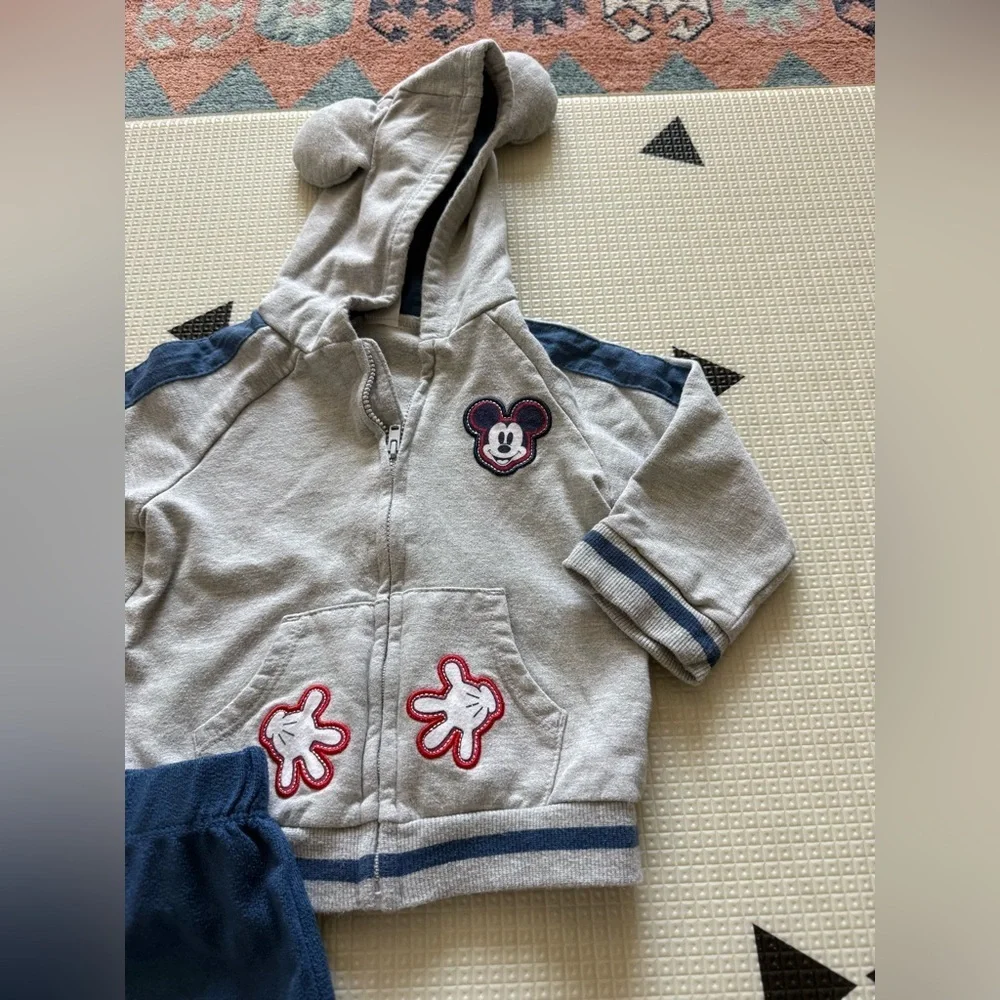 Disney Baby|Baby boy or gender neutral Gray and Blue Mickey Mouse matching set•